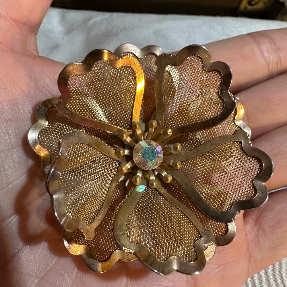 Vintage BED Mesh Flower Brooch